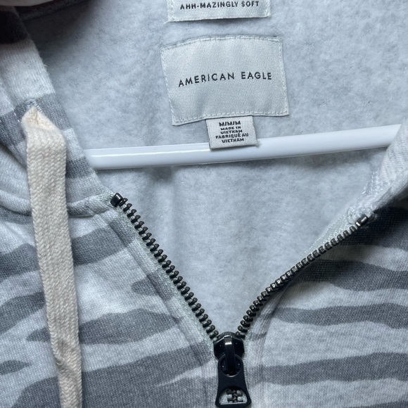 American Eagle Gray and White Ahh-Mazingly Soft Zebra Oversized Hoodie - Picture 5 of 9